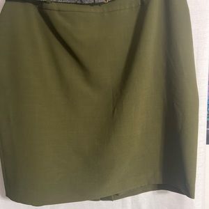 Black Label knee length Skirt. New without Tags. 20W